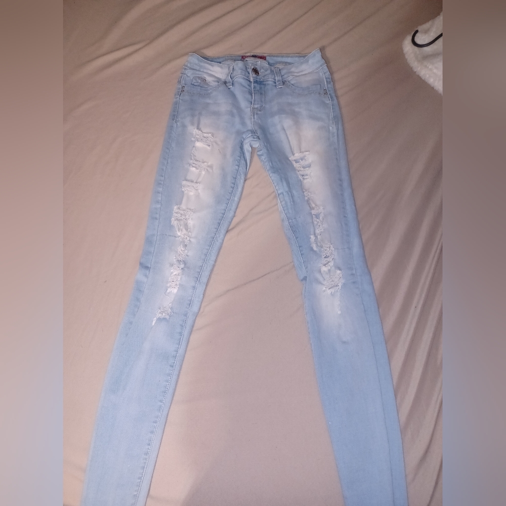 Ripped skinny jeans